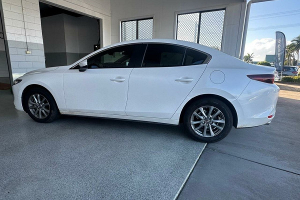 2025 Mazda 3 BP Series G20 Pure Hatch Image 5
