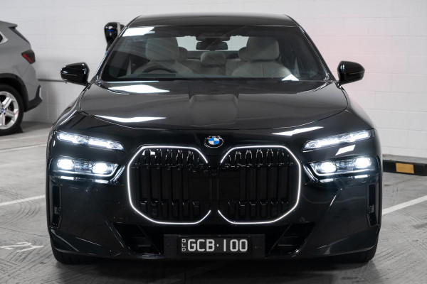 2026 BMW 7 Series G70 740i M Sport Sedan image 3