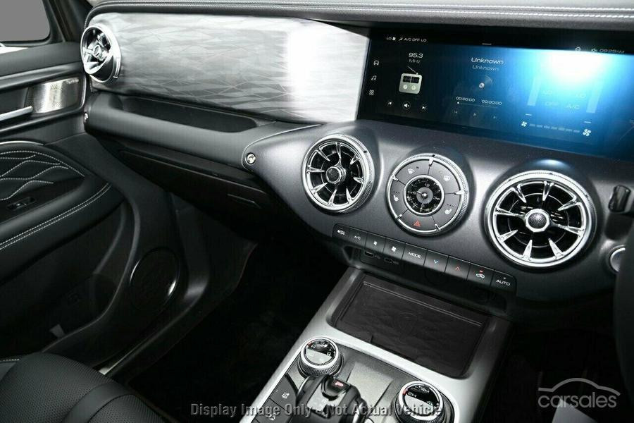 2025 GWM Tank 300 P01 Ultra SUV Image 12