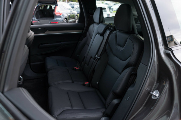 2025 Volvo EX90 No Series Plus Twin Motor SUV Image 5