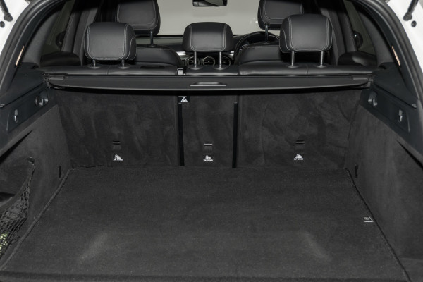 2019 Mercedes-Benz GLC-Class GLC300 SUV image 12