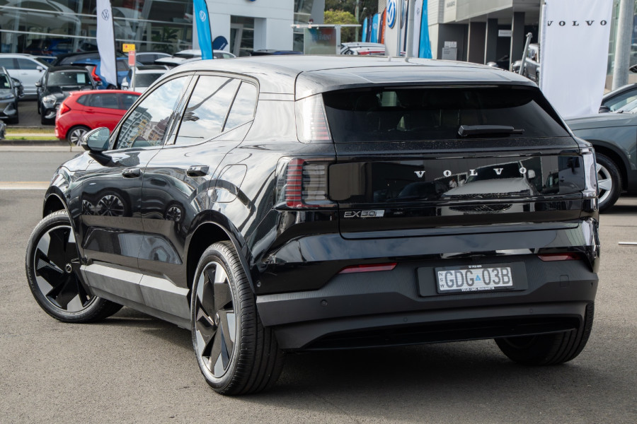 2026 Volvo EX30  Single Motor Extended Range Ultra SUV Image 2