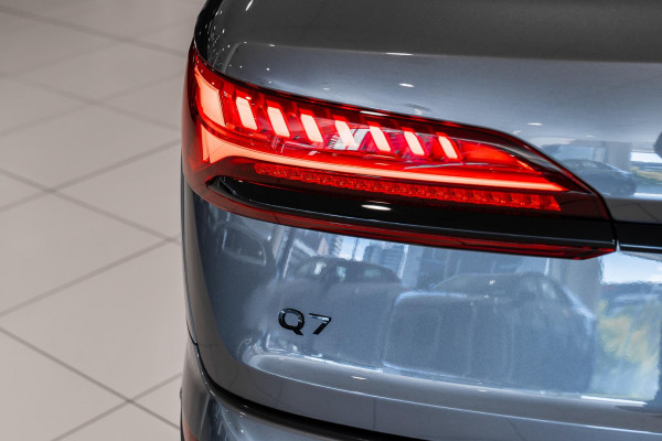 2025 Audi Q7 4M 45 TDI SUV image 24