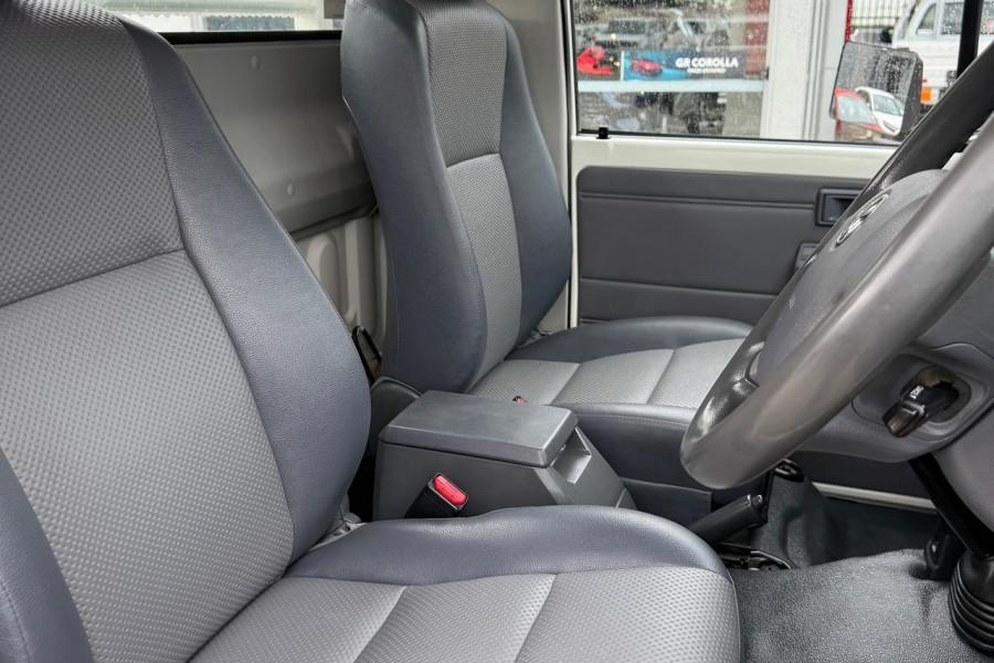 2017 Toyota LandCruiser VDJ76R GXL Cab Chassis Image 16