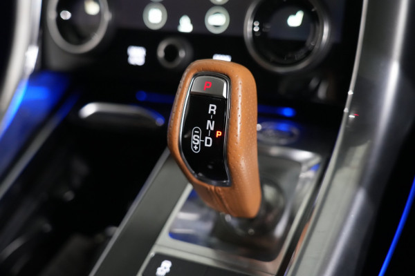 2021 Land Rover Range Rover Sport P575 SVR SUV Image 17