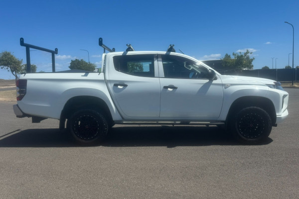 2021 Mitsubishi Triton MR GLX ADAS Ute Image 2