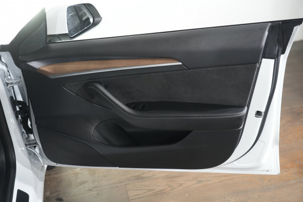 2022 Tesla Model 3  Rear-Wheel Drive Sedan image 23
