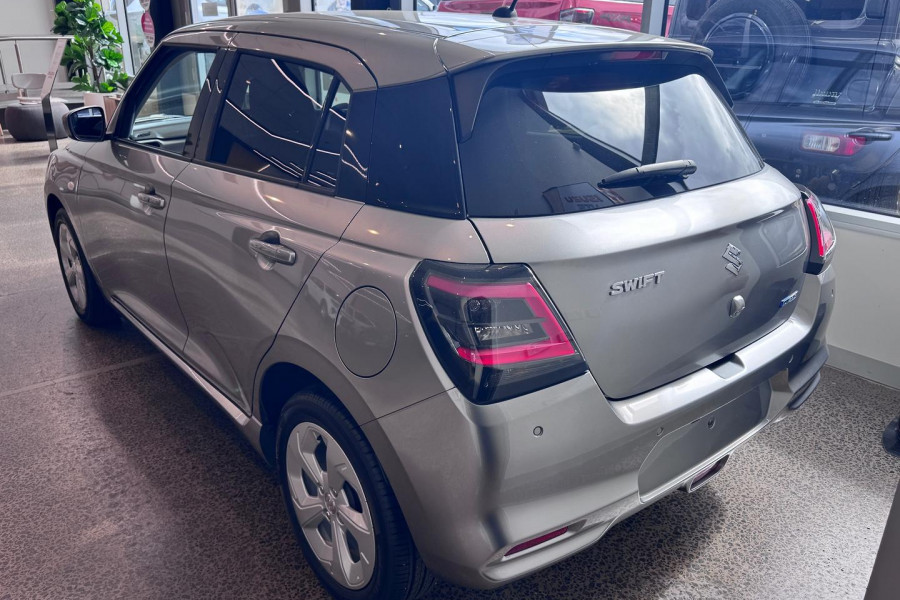 2025 Suzuki Swift UZ Hybrid Hatch Image 11