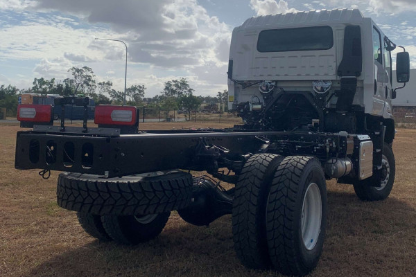 2025 Isuzu  FTS 150-260 AT C43 4X4 Cab Chassis Image 6
