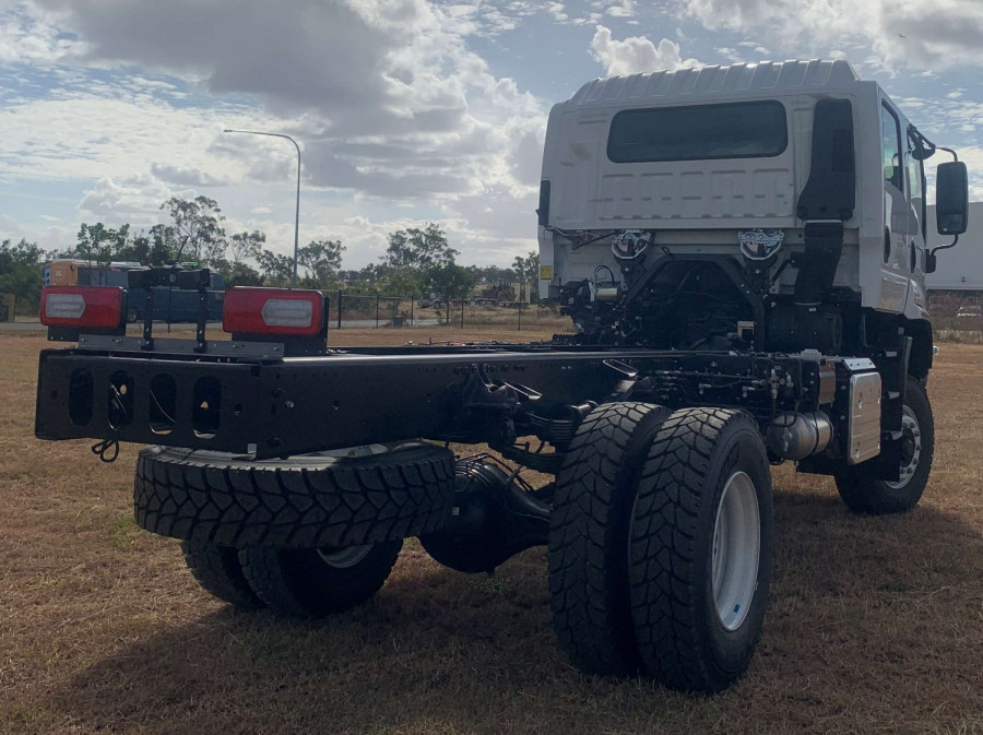2025 Isuzu  FTS 150-260 AT C43 4X4 Cab Chassis Image 6