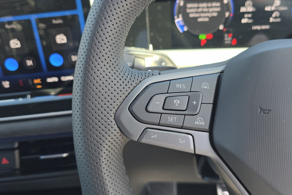 2025 MY26 Volkswagen Tayron R4 195TSI R-Line SUV Image 19
