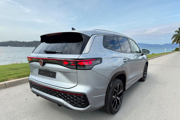 2025 MY26 Volkswagen Tayron R4 195TSI R-Line SUV Image 5