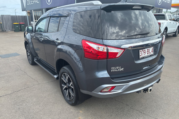 2021 Isuzu MU-X RJ LS-T SUV Image 5