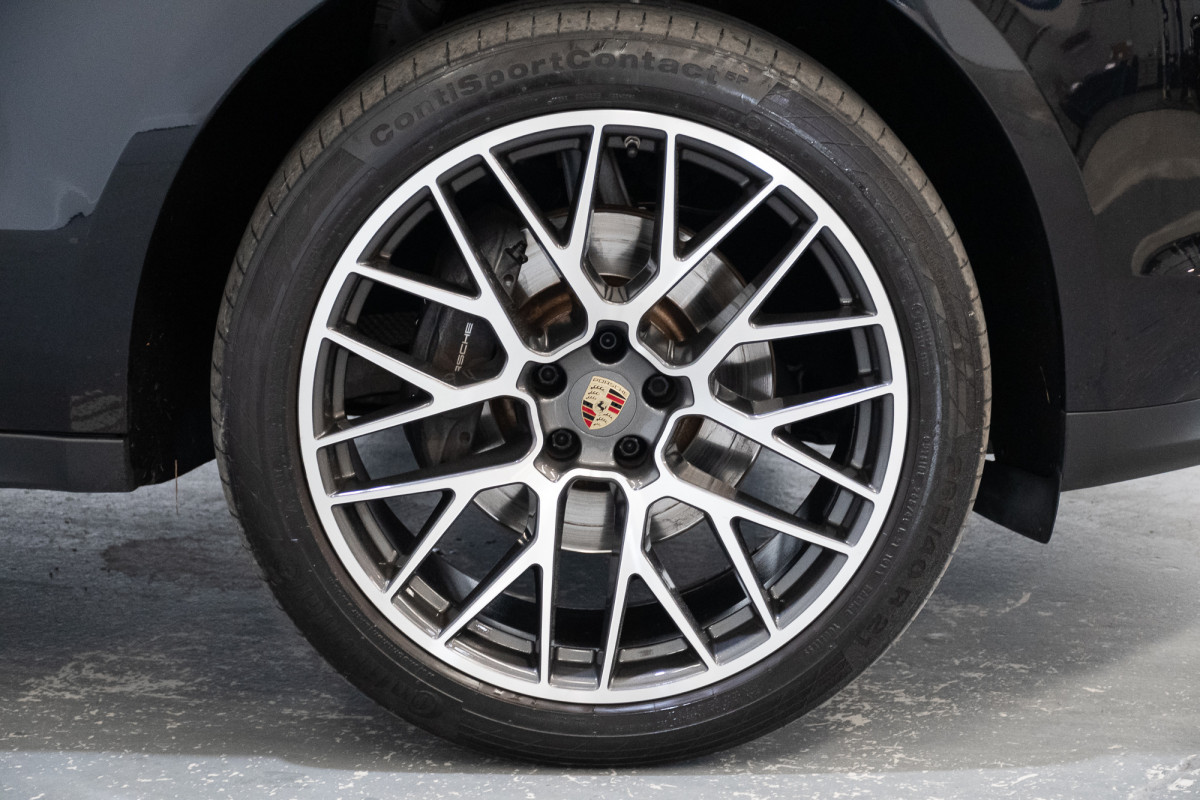 2021 Porsche Macan SUV