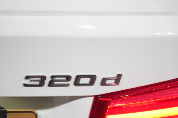 2018 BMW 3 Series 20d Sport Line Sedan Image 9