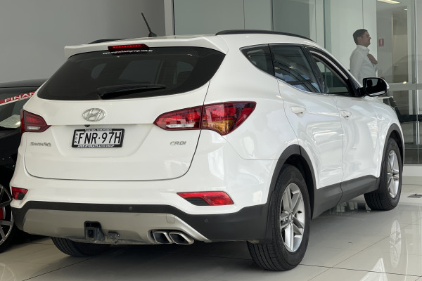 2017 Hyundai Santa Fe Active Wagon Image 2
