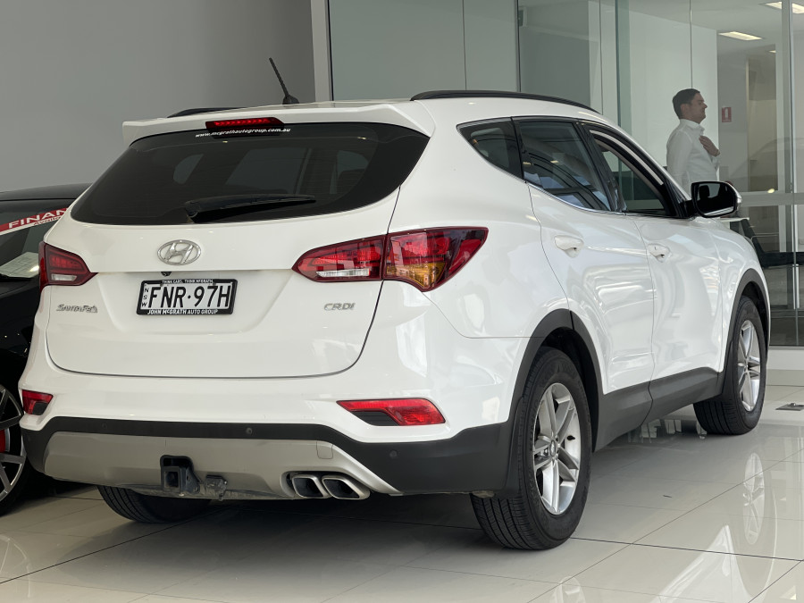 2017 Hyundai Santa Fe Active Wagon Image 2