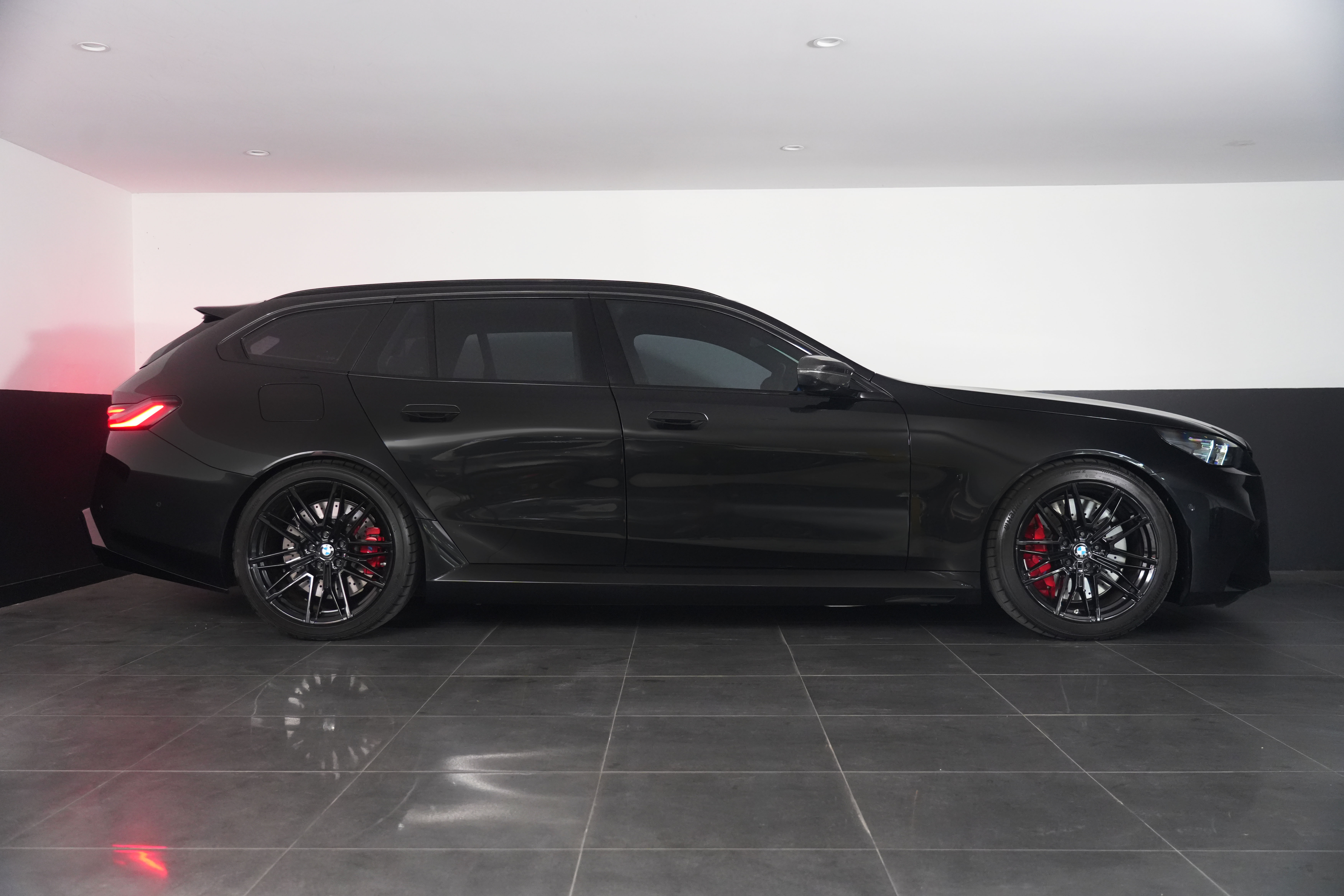 2025 BMW M5 Touring SUV Image 23
