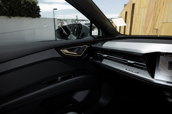 2025 Audi Q4 e-tron F4 45 SUV image 22