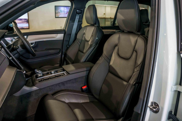 2026 Volvo XC90 L Series Black Edition SUV Image 7