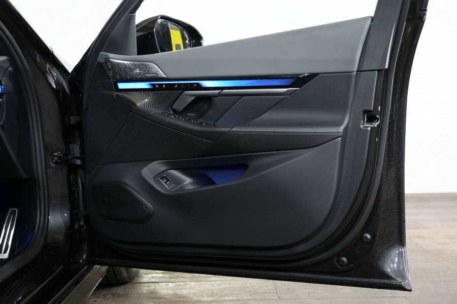 2025 BMW i5 eDrive40 M Sport Sedan Image 31
