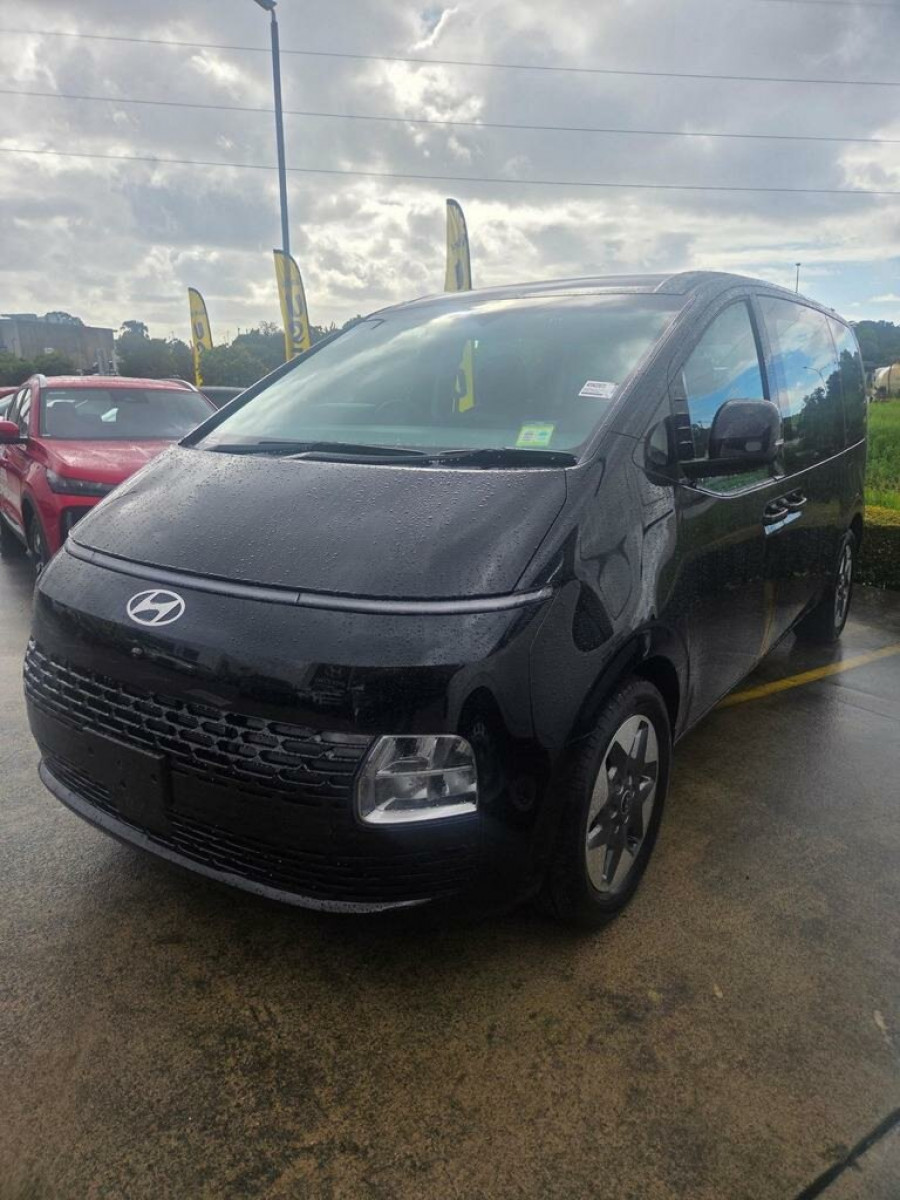 2026 Hyundai Staria US4.V3  People Mover Image 3