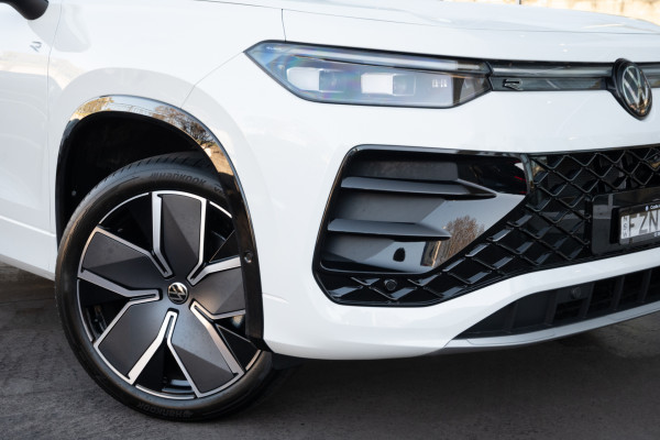 2026 Volkswagen Tayron R4 200TSI eHybrid R-Line SUV image 6