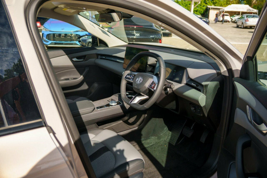 2025 MG MGS5 EV ZS3EM Essence 62 SUV Image 17