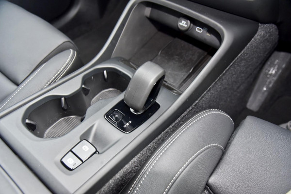 2025 Volvo XC40 XZ Plus B4 SUV Image 9