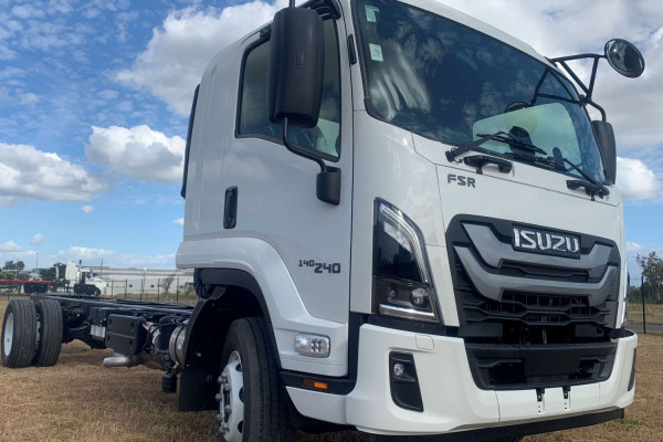 2025 Isuzu FSR 140/120-240 AM R56 Cab Chassis Image 1