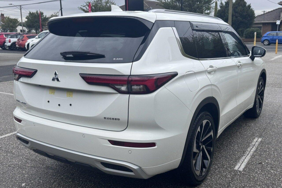 2024 Mitsubishi Outlander ZM Exceed SUV Image 7