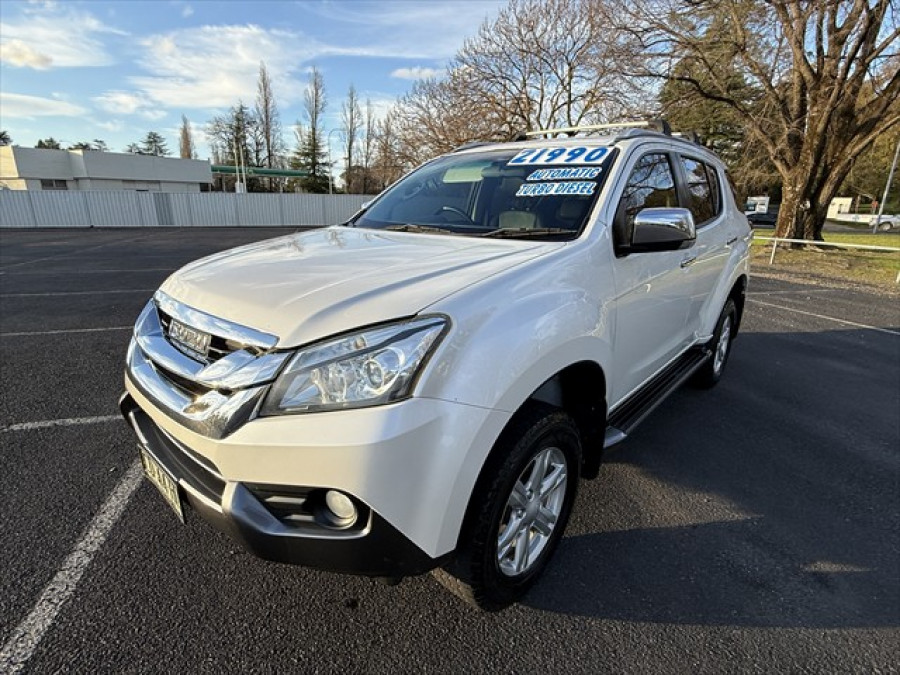 2015 Isuzu MU-X LS-T SUV Image 7