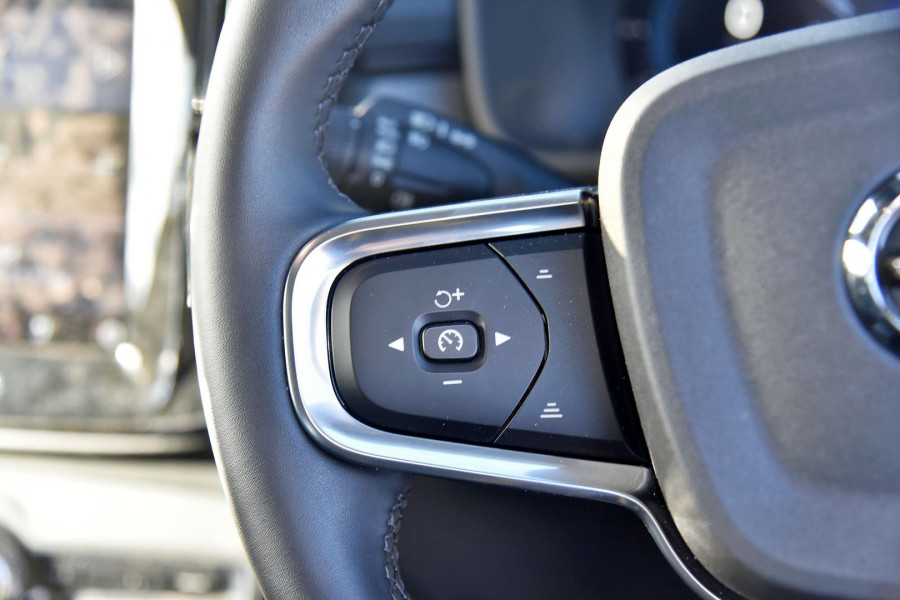 2025 Volvo XC40 XZ Plus B4 SUV Image 19