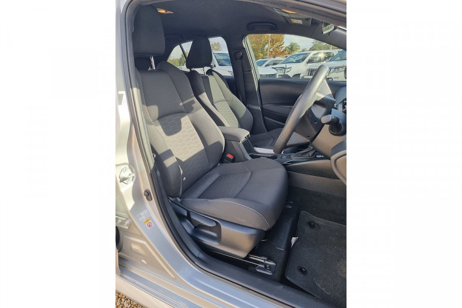 2019 Toyota Corolla ZWE211R SX Hybrid Hatch Image 9