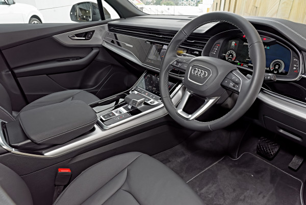 2026 MY25 Audi Q7 4M TFSI 185kW SUV image 7
