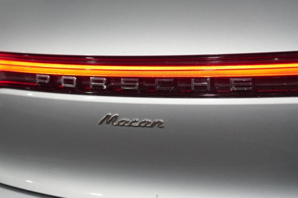2021 Porsche Macan SUV image 9