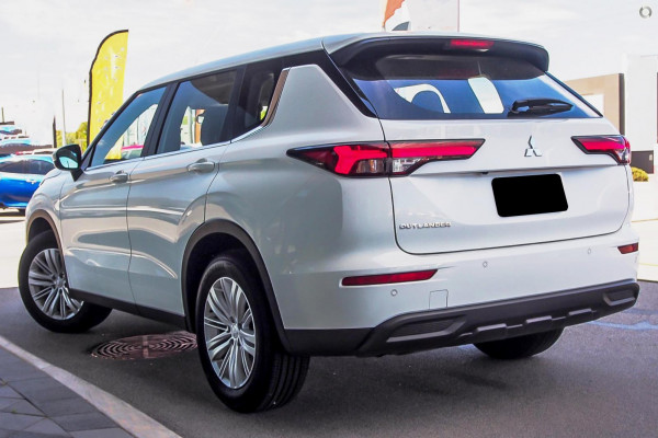 2024 Mitsubishi Outlander ZM ES SUV