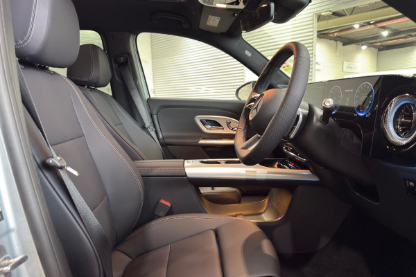 2026 Mercedes-Benz GLB-Class X244 GLB350 electric SUV Image 32
