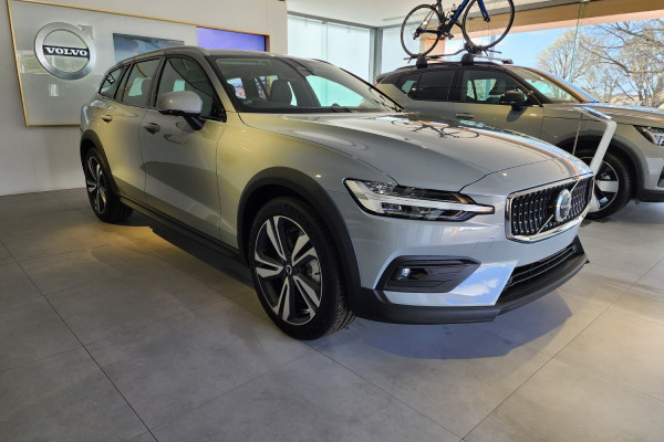 2024 MY25 Volvo V60 Cross Country Z Series Ultra B5 Bright Wagon