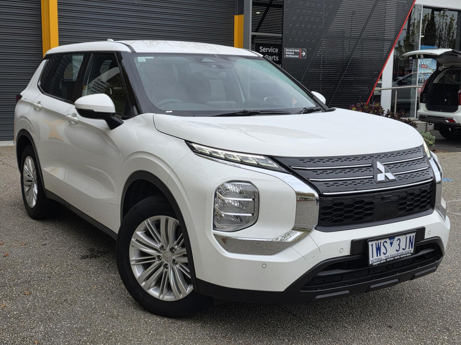 2023 Mitsubishi Outlander ZM ES SUV Image 1