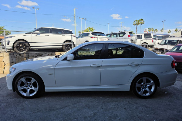 2011 BMW 3 Series E90 320i M Sport Sedan Image 12