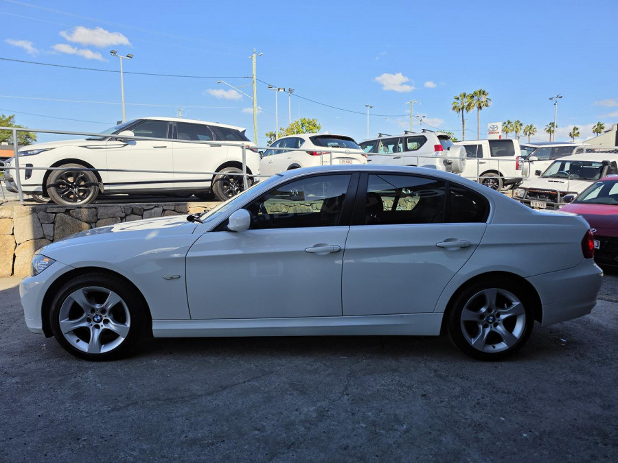 2011 BMW 3 Series E90 320i M Sport Sedan Image 12