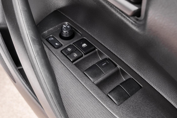 2022 Toyota Corolla ZWE219R  Ascent Sport Hybrid Hatch Image 18