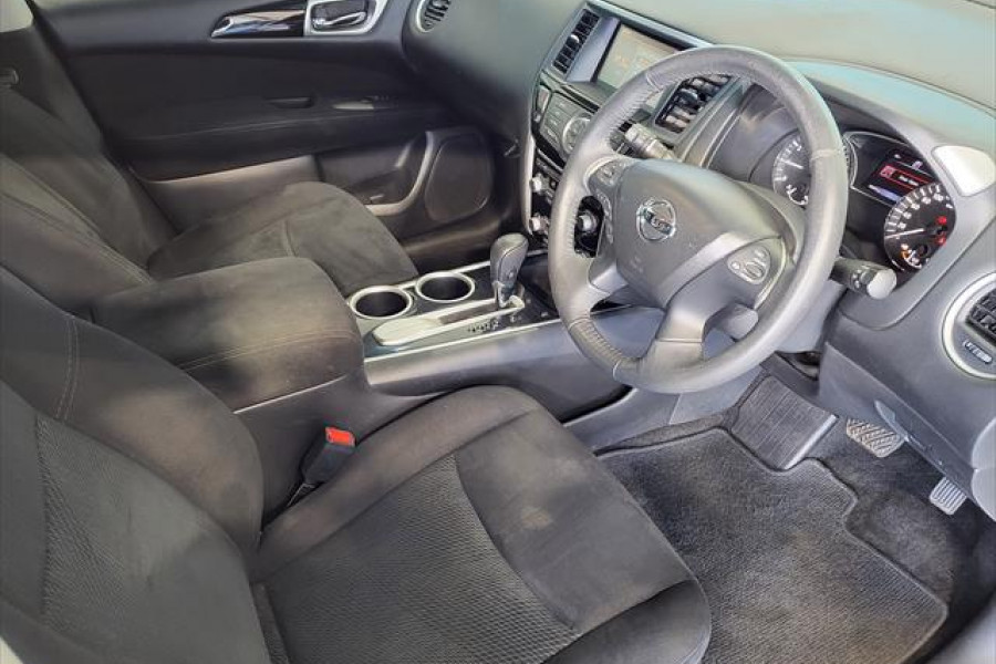 2016 Nissan Pathfinder R52  ST Wagon Image 10