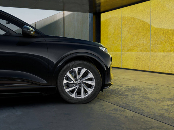 2026 MY25 Audi Q6 e-tron GF  SUV image 6