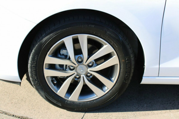 2018 Hyundai i30 PD Active Hatch Image 15
