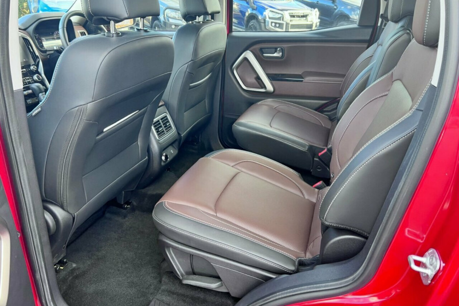 2023 Mahindra Scorpio  Z8 SUV Image 14