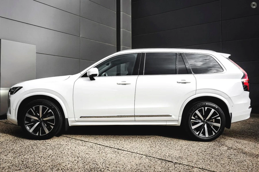 2026 Volvo XC90 L Series Plus B5 Bright SUV Image 5