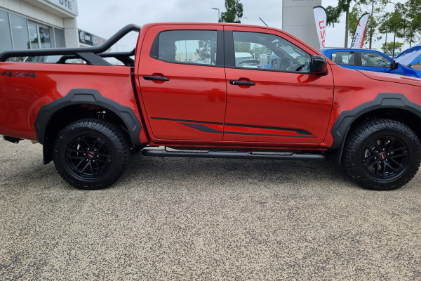 2026 Isuzu D-MAX RG BLADE Ute Image 2