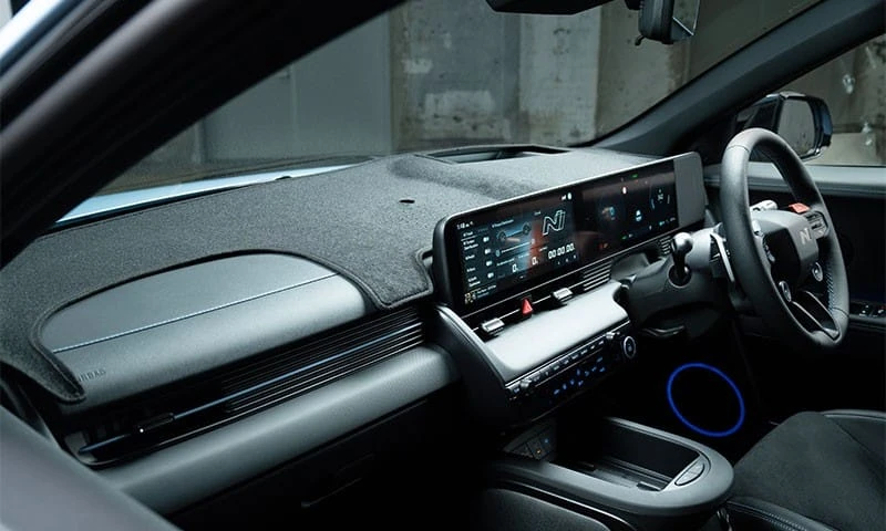 Dash mat